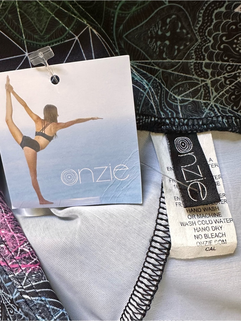 Onzie Black Mathematics Multicolor Print Low Rise Capri Active Leggings Size S/M - Picture 12 of 13